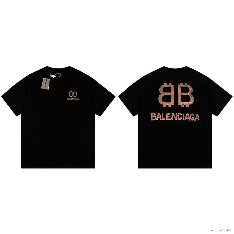 Balenciaga's trendy and cool black T-shirt.