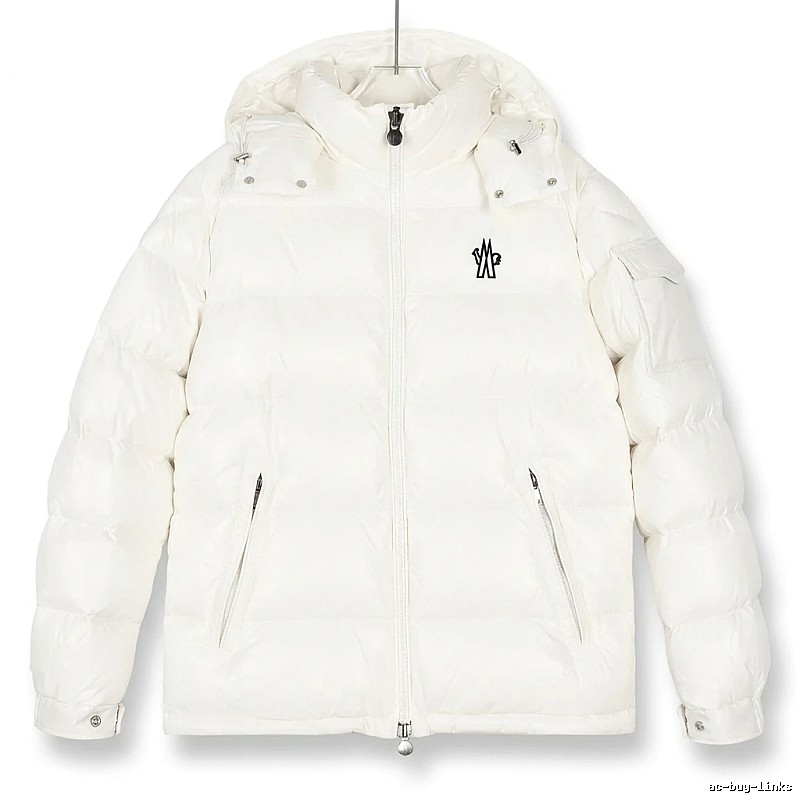 Moncler's classic and simple style white down jacket