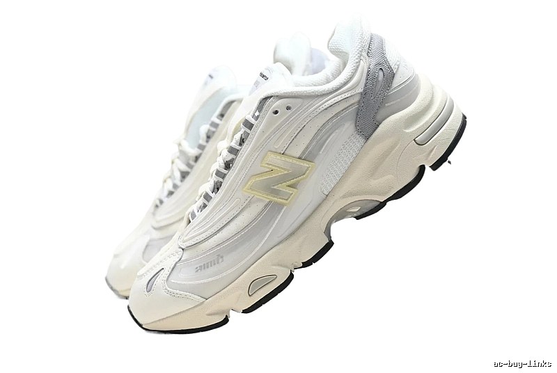 New Balance retro-style white shoes