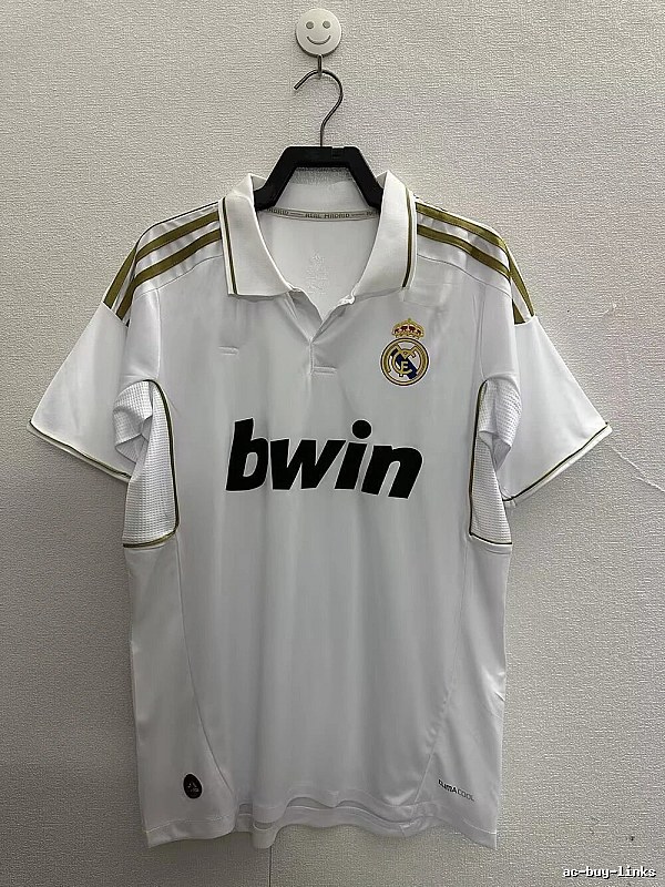 Real Madrid Relaxed Retro Teka soccer jersey White Retro Football with Designer-Inspired Detail