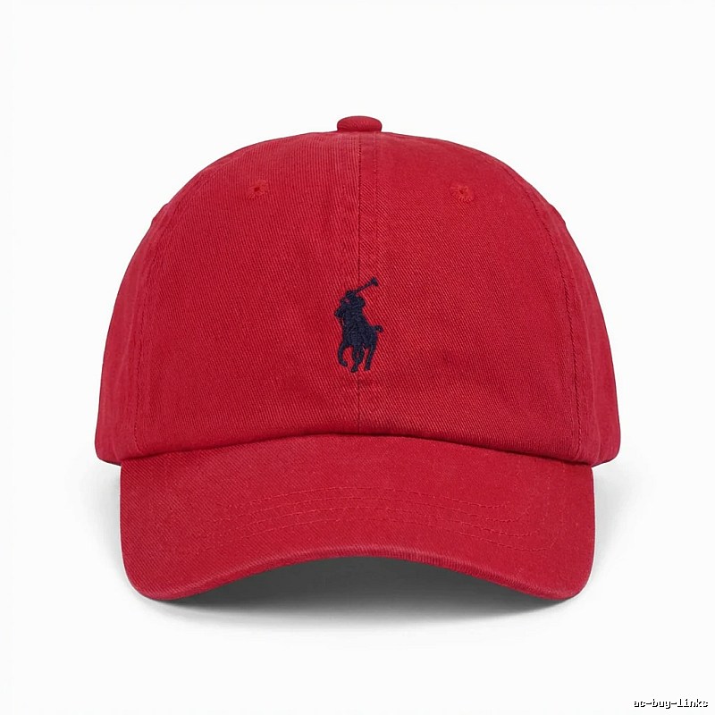 The classic and simple style red hat of Ralph Lauren