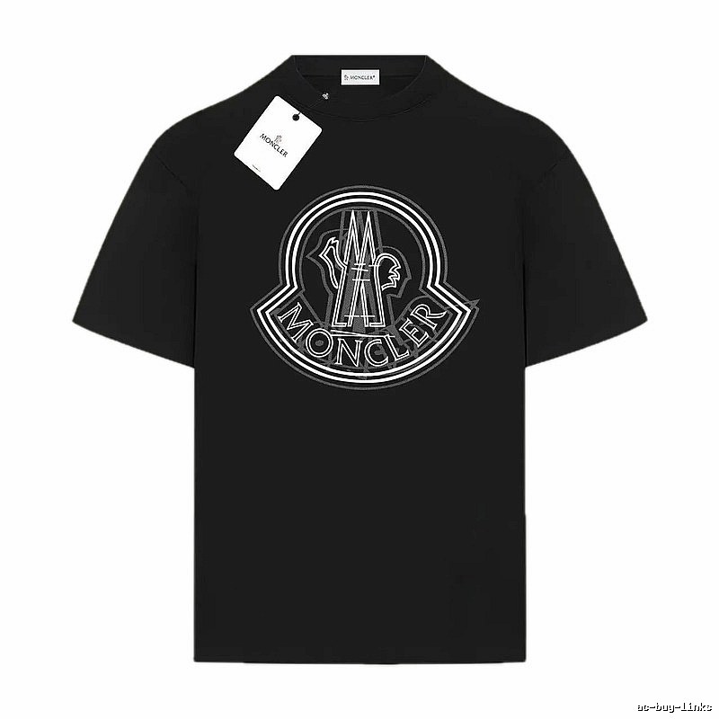 The classic black T-shirt of Moncler.