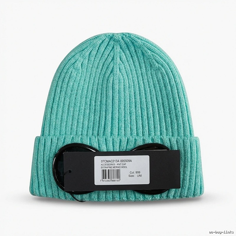 The simple-style green hat of the C.P. trendy brand.